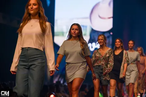 Photo 1197 de l'album Amarea — 29e édition du FSA Fashion Show