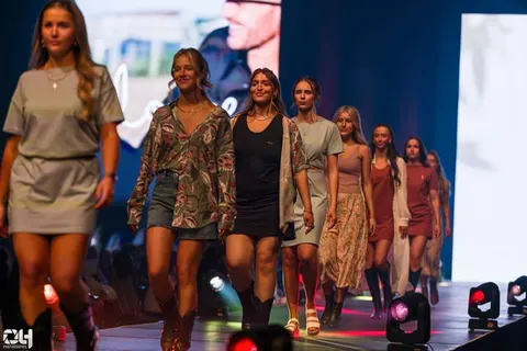 Photo 1198 de l'album Amarea — 29e édition du FSA Fashion Show