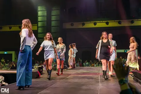 Photo 1200 de l'album Amarea — 29e édition du FSA Fashion Show