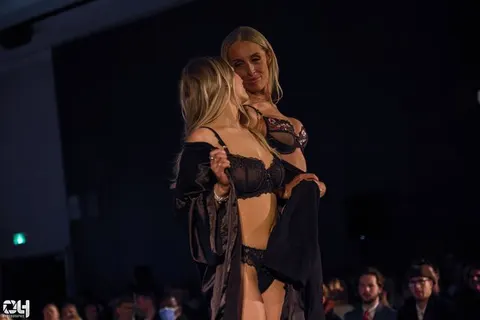 Photo 325 de l'album Héritage — Défilé de mode, Faculté de droit, Université Laval