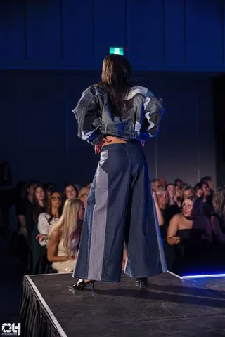 Photo 415 de l'album Héritage — Défilé de mode, Faculté de droit, Université Laval