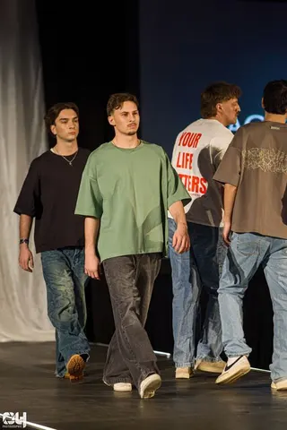 Photo 558 de l'album Héritage — Défilé de mode, Faculté de droit, Université Laval