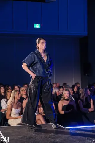 Photo 410 de l'album Héritage — Défilé de mode, Faculté de droit, Université Laval