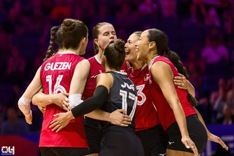 Photo 135 de l'album Ligue des Nations de Volleyball (VNL) – Jour 1 – Québec 2026