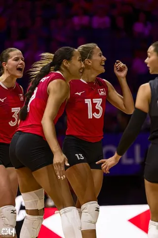 Photo 103 de l'album Ligue des Nations de Volleyball (VNL) – Jour 1 – Québec 2026