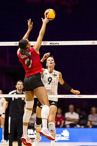 Photo 229 de l'album Ligue des Nations de Volleyball (VNL) – Jour 1 – Québec 2026