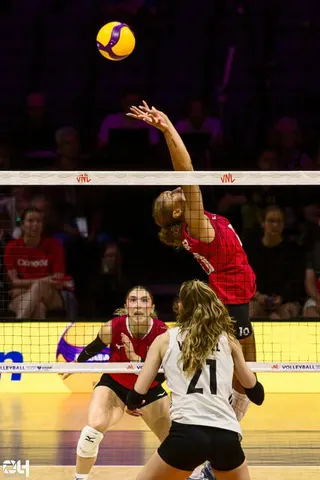 Photo 241 de l'album Ligue des Nations de Volleyball (VNL) – Jour 1 – Québec 2026