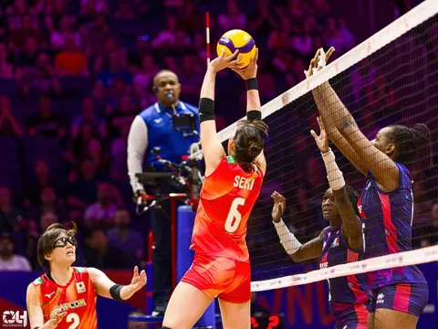 Photo 23 de l'album Ligue des Nations de Volleyball (VNL) – Jour 1 – Québec 2026