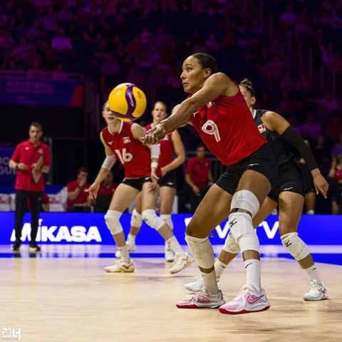 Photo 74 de l'album Ligue des Nations de Volleyball (VNL) – Jour 1 – Québec 2026
