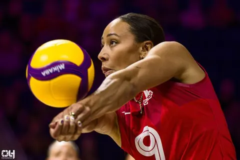 Photo 101 de l'album Ligue des Nations de Volleyball (VNL) – Jour 1 – Québec 2026