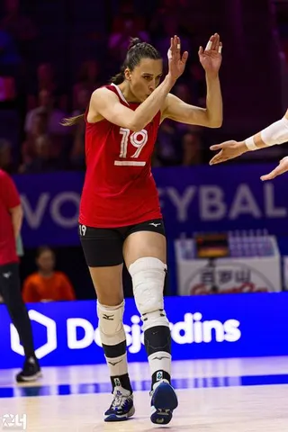 Photo 91 de l'album Ligue des Nations de Volleyball (VNL) – Jour 1 – Québec 2026