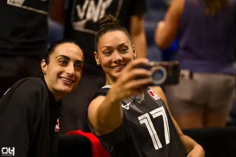 Photo 262 de l'album Ligue des Nations de Volleyball (VNL) – Jour 1 – Québec 2026