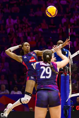 Photo 10 de l'album Ligue des Nations de Volleyball (VNL) – Jour 1 – Québec 2026