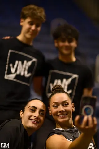 Photo 263 de l'album Ligue des Nations de Volleyball (VNL) – Jour 1 – Québec 2026