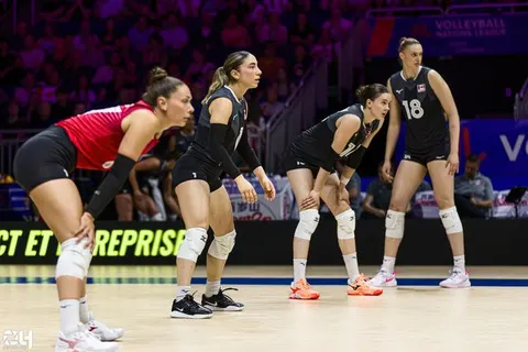 Photo 159 de l'album Ligue des Nations de Volleyball (VNL) – Jour 2 – Québec 2026