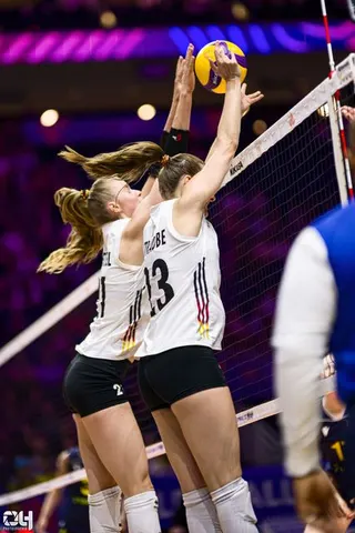 Photo 49 de l'album Ligue des Nations de Volleyball (VNL) – Jour 2 – Québec 2026