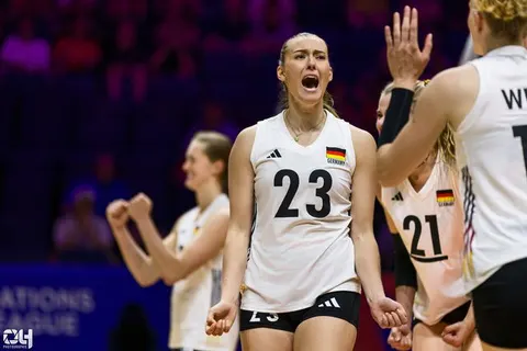 Photo 72 de l'album Ligue des Nations de Volleyball (VNL) – Jour 2 – Québec 2026