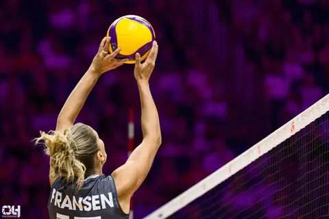 Photo 135 de l'album Ligue des Nations de Volleyball (VNL) – Jour 2 – Québec 2026