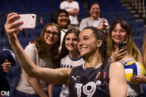 Photo 326 de l'album Ligue des Nations de Volleyball (VNL) – Jour 2 – Québec 2026