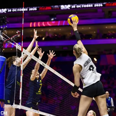 Photo 14 de l'album Ligue des Nations de Volleyball (VNL) – Jour 2 – Québec 2026