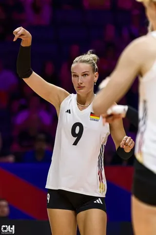 Photo 84 de l'album Ligue des Nations de Volleyball (VNL) – Jour 2 – Québec 2026