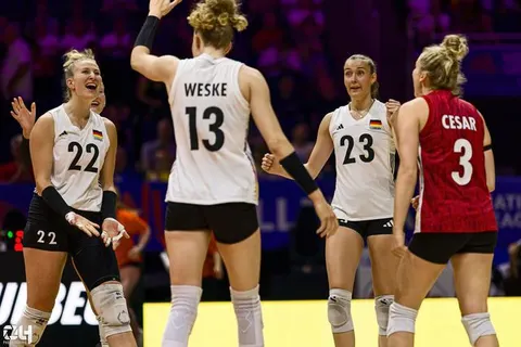 Photo 2 de l'album Ligue des Nations de Volleyball (VNL) – Jour 2 – Québec 2026