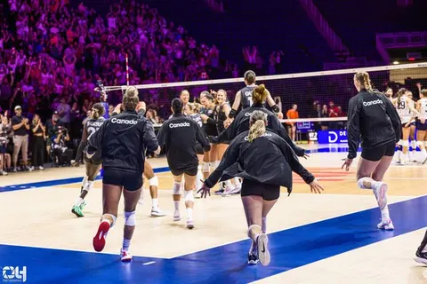 Photo 300 de l'album Ligue des Nations de Volleyball (VNL) – Jour 2 – Québec 2026