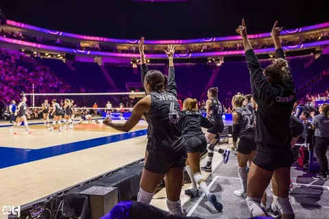 Photo 295 de l'album Ligue des Nations de Volleyball (VNL) – Jour 2 – Québec 2026