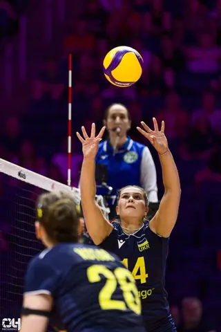 Photo 95 de l'album Ligue des Nations de Volleyball (VNL) – Jour 2 – Québec 2026