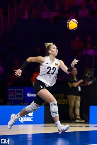 Photo 42 de l'album Ligue des Nations de Volleyball (VNL) – Jour 2 – Québec 2026