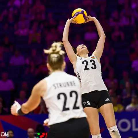 Photo 4 de l'album Ligue des Nations de Volleyball (VNL) – Jour 2 – Québec 2026