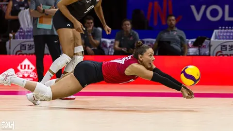 Photo 161 de l'album Ligue des Nations de Volleyball (VNL) – Jour 2 – Québec 2026