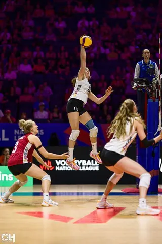 Photo 45 de l'album Ligue des Nations de Volleyball (VNL) – Jour 2 – Québec 2026