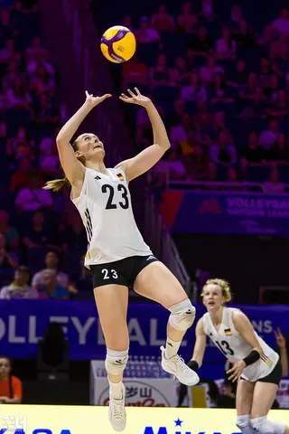 Photo 24 de l'album Ligue des Nations de Volleyball (VNL) – Jour 2 – Québec 2026