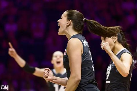 Photo 134 de l'album Ligue des Nations de Volleyball (VNL) – Jour 2 – Québec 2026