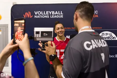 Photo 330 de l'album Ligue des Nations de Volleyball (VNL) – Jour 2 – Québec 2026