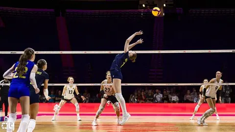 Photo 32 de l'album Ligue des Nations de Volleyball (VNL) – Jour 2 – Québec 2026