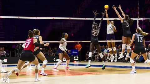 Photo 220 de l'album Ligue des Nations de Volleyball (VNL) – Jour 2 – Québec 2026