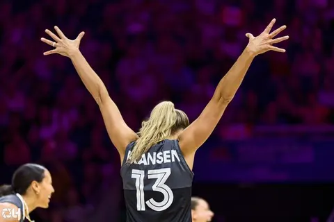 Photo 137 de l'album Ligue des Nations de Volleyball (VNL) – Jour 2 – Québec 2026