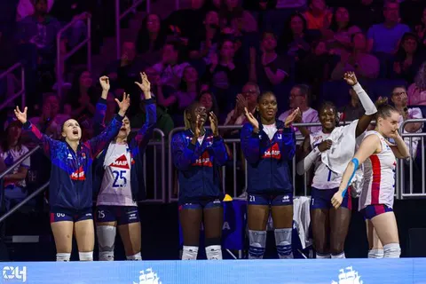 Photo 76 de l'album Ligue des Nations de Volleyball (VNL) – Jour 3 – Québec 2026