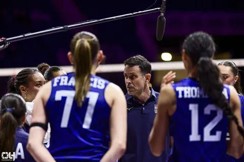Photo 90 de l'album Ligue des Nations de Volleyball (VNL) – Jour 3 – Québec 2026