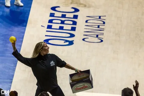 Photo 103 de l'album Ligue des Nations de Volleyball (VNL) – Jour 3 – Québec 2026