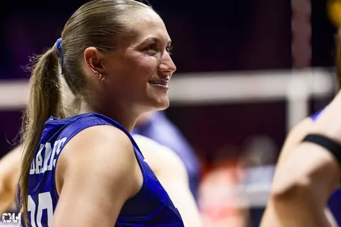 Photo 30 de l'album Ligue des Nations de Volleyball (VNL) – Jour 3 – Québec 2026