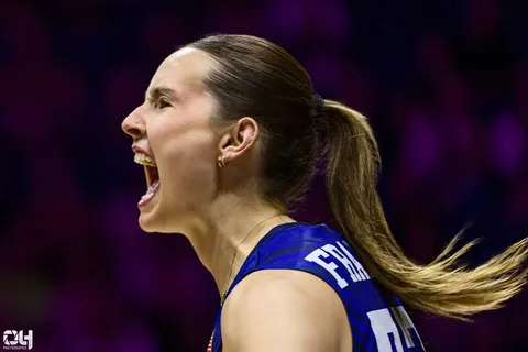 Photo 52 de l'album Ligue des Nations de Volleyball (VNL) – Jour 3 – Québec 2026