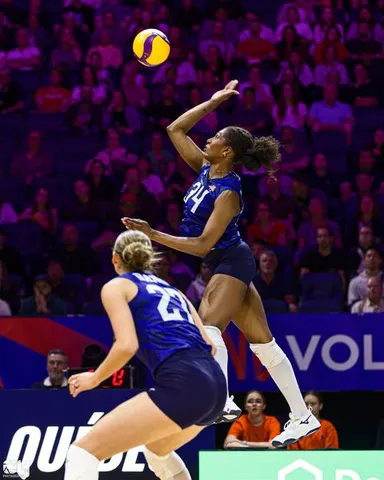 Photo 60 de l'album Ligue des Nations de Volleyball (VNL) – Jour 3 – Québec 2026