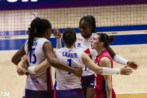 Photo 101 de l'album Ligue des Nations de Volleyball (VNL) – Jour 3 – Québec 2026