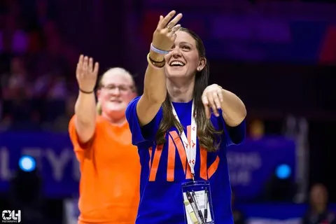 Photo 126 de l'album Ligue des Nations de Volleyball (VNL) – Jour 3 – Québec 2026
