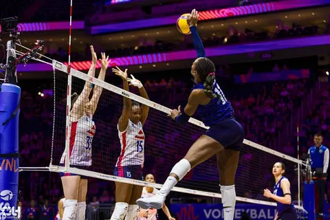 Photo 65 de l'album Ligue des Nations de Volleyball (VNL) – Jour 3 – Québec 2026