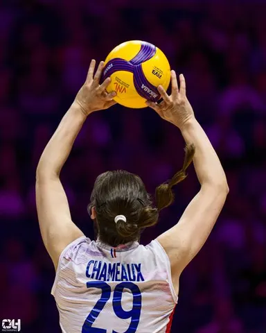 Photo 75 de l'album Ligue des Nations de Volleyball (VNL) – Jour 3 – Québec 2026