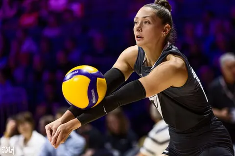 Photo 12 de l'album Ligue des Nations de Volleyball (VNL) – Jour 4 – Québec 2026